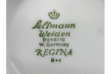 ビンテージ　ドイツ　KAISER(カイザー)　Seltmann Weiden(ゼルトマンヴァイデン)　Eschenbach(エッシェンバッハ)　艶やかな白磁が美しいクリーマー2点&シュガーポット2点&トレーセット(Bavaria、ババリア、MIRABELL、REGINA、ヴィンテージ、ミルクジャー、ミルクポット、ボンボン入れ、洋食器)(R-078884)　