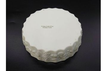 ビンテージ　フランス　Philippe Deshoulieres(フィリップデズリエ)　LIMOGES(リモージュ)　側面に施されたフルーツの模様が可愛らしいグラタン皿6枚セット(ヴィンテージ、果物、いちご、葡萄、洋ナシ、白磁、プレート、中皿、深皿、洋食器)(R-078885)