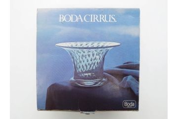 スウェーデン　BODA(ボダ社)　Bertil Vallien(バーティル・ヴァリーン)　Cirrusシリーズ　S2532　泡模様が印象的なガラスボウル(KOSTA BODA、コスタボダ、ガラスベース、花瓶、花器、花入、花生、鉢、硝子、箱付き、刻印あり)(R-078889)　