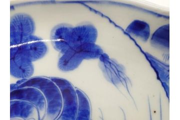 明治期　伊万里　染付　輪花型　約38cm　1尺2寸　丹念に絵付けされた花鳥や海老の図が見事な大皿(尺皿、陶器、エビ、海老、えび、風景、花鳥図、山水図、和食器、和皿、一尺二寸)(R-078890)