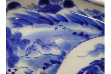 明治期　伊万里　染付　輪花型　約38cm　1尺2寸　丹念に絵付けされた花鳥や海老の図が見事な大皿(尺皿、陶器、エビ、海老、えび、風景、花鳥図、山水図、和食器、和皿、一尺二寸)(R-078890)