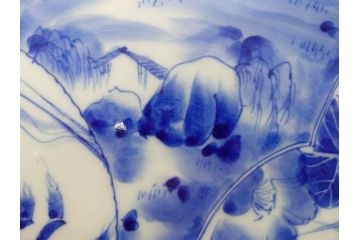 明治期　伊万里　染付　輪花型　約38cm　1尺2寸　丹念に絵付けされた花鳥や海老の図が見事な大皿(尺皿、陶器、エビ、海老、えび、風景、花鳥図、山水図、和食器、和皿、一尺二寸)(R-078890)