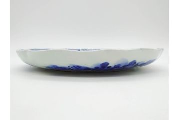 明治期　伊万里　染付　輪花型　約38cm　1尺2寸　丹念に絵付けされた花鳥や海老の図が見事な大皿(尺皿、陶器、エビ、海老、えび、風景、花鳥図、山水図、和食器、和皿、一尺二寸)(R-078890)