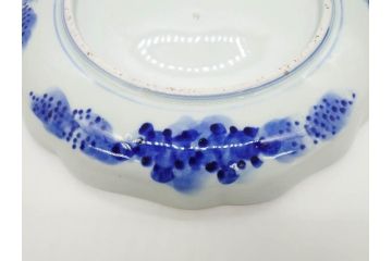 明治期　伊万里　染付　輪花型　約38cm　1尺2寸　丹念に絵付けされた花鳥や海老の図が見事な大皿(尺皿、陶器、エビ、海老、えび、風景、花鳥図、山水図、和食器、和皿、一尺二寸)(R-078890)