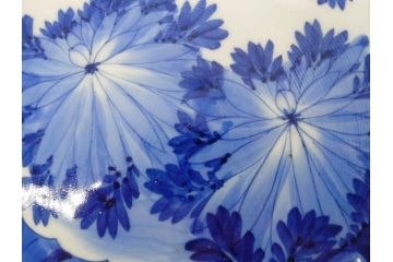 明治期　伊万里　染付　窓絵　約40cm　1尺3寸　草花文が美しい大皿(菊?、陶器、尺皿、風景、和食器、和皿、一尺三寸)(R-078891)