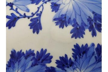 明治期　伊万里　染付　窓絵　約40cm　1尺3寸　草花文が美しい大皿(菊?、陶器、尺皿、風景、和食器、和皿、一尺三寸)(R-078891)