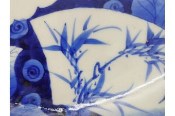 明治期　伊万里　染付　窓絵　約40cm　1尺3寸　草花文が美しい大皿(菊?、陶器、尺皿、風景、和食器、和皿、一尺三寸)(R-078891)