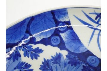 明治期　伊万里　染付　窓絵　約40cm　1尺3寸　草花文が美しい大皿(菊?、陶器、尺皿、風景、和食器、和皿、一尺三寸)(R-078891)