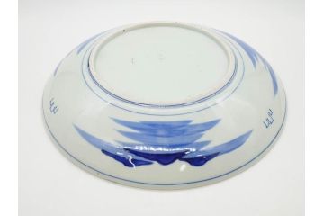 明治期　伊万里　染付　窓絵　約40cm　1尺3寸　草花文が美しい大皿(菊?、陶器、尺皿、風景、和食器、和皿、一尺三寸)(R-078891)