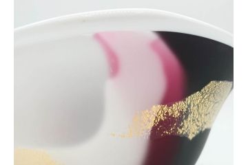 ガラス工芸家 藤田喬平　優美なフォルムに見惚れる三彩鉢(手吹き、ガラス鉢、金彩、器、深皿、Glass Dream、がらす どりーむ、作家物、共箱付き、和食器、和皿)(R-078893)