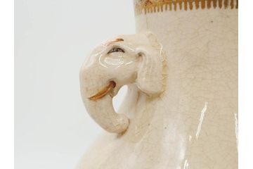 時代物　在銘 大迫　薩摩焼　白薩摩　双耳　金彩で緻密に描かれたデザインが華麗な花瓶(壺、花器、花入、花生、象耳、壷、つぼ、ゾウ、龍、鳳凰、裏印)(R-078894)