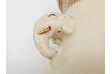 時代物　在銘 大迫　薩摩焼　白薩摩　双耳　金彩で緻密に描かれたデザインが華麗な花瓶(壺、花器、花入、花生、象耳、壷、つぼ、ゾウ、龍、鳳凰、裏印)(R-078894)