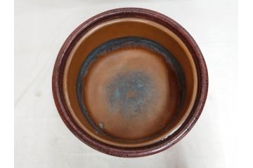 明治期　時代物　上手物　彫刻　鎌倉彫り　菊文　艶やかな漆の濃淡が美しい高級感のある火鉢2点セット(漆器、木製、丸火鉢、手あぶり、共箱付き、火箸付き)(R-078898)