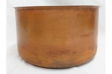 明治期　時代物　上手物　彫刻　鎌倉彫り　菊文　艶やかな漆の濃淡が美しい高級感のある火鉢2点セット(漆器、木製、丸火鉢、手あぶり、共箱付き、火箸付き)(R-078898)