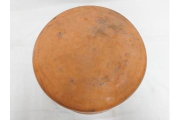 明治期　時代物　上手物　彫刻　鎌倉彫り　菊文　艶やかな漆の濃淡が美しい高級感のある火鉢2点セット(漆器、木製、丸火鉢、手あぶり、共箱付き、火箸付き)(R-078898)