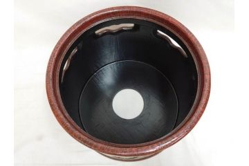 明治期　時代物　上手物　彫刻　鎌倉彫り　菊文　艶やかな漆の濃淡が美しい高級感のある火鉢2点セット(漆器、木製、丸火鉢、手あぶり、共箱付き、火箸付き)(R-078898)