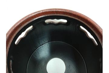 明治期　時代物　上手物　彫刻　鎌倉彫り　菊文　艶やかな漆の濃淡が美しい高級感のある火鉢2点セット(漆器、木製、丸火鉢、手あぶり、共箱付き、火箸付き)(R-078898)