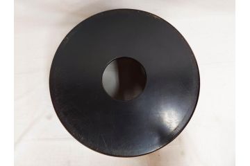 明治期　時代物　上手物　彫刻　鎌倉彫り　菊文　艶やかな漆の濃淡が美しい高級感のある火鉢2点セット(漆器、木製、丸火鉢、手あぶり、共箱付き、火箸付き)(R-078898)