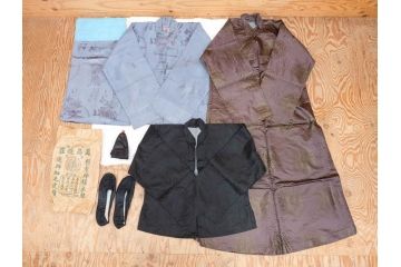 戦前　中国　満州　上海　支那　唐服　カンフー服　チャイナ服　長袍　萬昌提荘　中国服(鳳凰、辮髪帽、チャイナ帽、帽子、支那靴、民族衣装、袋付き)(R-078899)