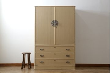 中古　美品!!　伝統工芸士　小林雄蔵作　品のある佇まいが和の雰囲気を引き立てる加茂総桐箪笥(胴丸、総桐たんす、着物箪笥、衣装箪笥、引き出し、和タンス)(定価約140万円)(R-078900)