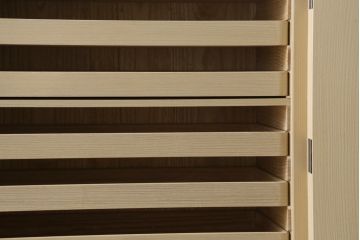 中古　美品!!　伝統工芸士　小林雄蔵作　品のある佇まいが和の雰囲気を引き立てる加茂総桐箪笥(胴丸、総桐たんす、着物箪笥、衣装箪笥、引き出し、和タンス)(定価約140万円)(R-078900)