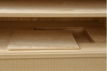 中古　美品!!　伝統工芸士　小林雄蔵作　品のある佇まいが和の雰囲気を引き立てる加茂総桐箪笥(胴丸、総桐たんす、着物箪笥、衣装箪笥、引き出し、和タンス)(定価約140万円)(R-078900)