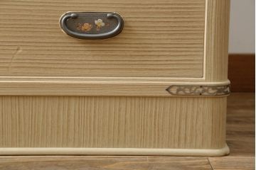 中古　美品!!　伝統工芸士　小林雄蔵作　品のある佇まいが和の雰囲気を引き立てる加茂総桐箪笥(胴丸、総桐たんす、着物箪笥、衣装箪笥、引き出し、和タンス)(定価約140万円)(R-078900)