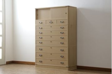 中古　美品　伝統工芸士　小林雄蔵作　品のある佇まいが和の雰囲気を引き立てる加茂総桐箪笥(胴丸、総桐たんす、衣装箪笥、収納箪笥、引き出し、和タンス)(定価約140万円)(R-078901)