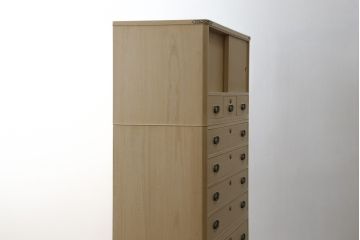 中古　美品　伝統工芸士　小林雄蔵作　品のある佇まいが和の雰囲気を引き立てる加茂総桐箪笥(胴丸、総桐たんす、衣装箪笥、収納箪笥、引き出し、和タンス)(定価約140万円)(R-078901)