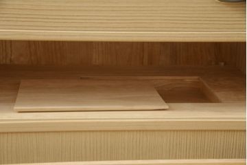 中古　美品　伝統工芸士　小林雄蔵作　品のある佇まいが和の雰囲気を引き立てる加茂総桐箪笥(胴丸、総桐たんす、衣装箪笥、収納箪笥、引き出し、和タンス)(定価約140万円)(R-078901)