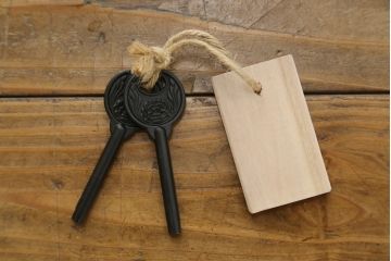 中古　美品　伝統工芸士　小林雄蔵作　品のある佇まいが和の雰囲気を引き立てる加茂総桐箪笥(胴丸、総桐たんす、衣装箪笥、収納箪笥、引き出し、和タンス)(定価約140万円)(R-078901)