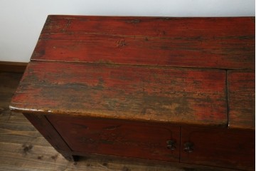 アジアンヴィンテージ!!　オリエンタルデザイン　中国美術　花鳥風月　異国情緒の雰囲気漂うローボード(ベンチ)　(R-078903)