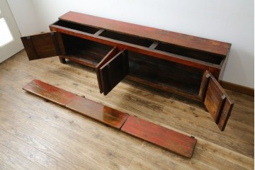 アジアンヴィンテージ!!　オリエンタルデザイン　中国美術　花鳥風月　異国情緒の雰囲気漂うローボード(ベンチ)　(R-078903)