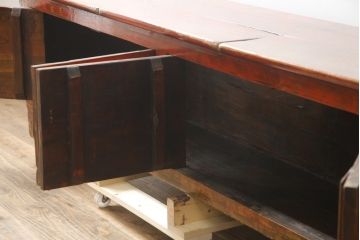 アジアンビンテージ!!　オリエンタルデザイン　中国美術　花鳥風月　異国情緒の雰囲気漂うローボード(サイドボード、李朝家具、収納棚、戸棚、ヴィンテージ)(R-078903)