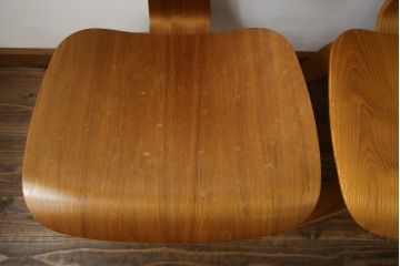 中古　Herman Miller(ハーマンミラー)　Eames「DCW」(Dining Chair Wood Base)　Charles&Ray Eames(チャールズ&レイ イームズ)　イームズプライウッドチェア4脚セット(板座チェア、ダイニングチェア、イス、椅子)(R-078904)
