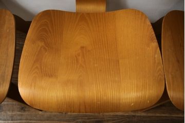 中古　Herman Miller(ハーマンミラー)　Eames「DCW」(Dining Chair Wood Base)　Charles&Ray Eames(チャールズ&レイ イームズ)　イームズプライウッドチェア4脚セット(板座チェア、ダイニングチェア、イス、椅子)(R-078904)