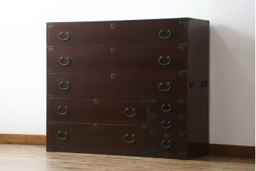 和製アンティーク　上手物!!　漆塗り　溜塗　内部桐材　落ち着きのある佇まいが魅力的な衣装箪笥(収納箪笥、時代箪笥、引き出し、チェスト)(R-078905)