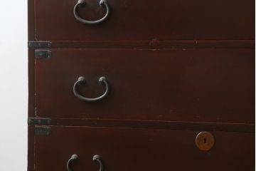 和製アンティーク　上手物!!　漆塗り　溜塗　内部桐材　落ち着きのある佇まいが魅力的な衣装箪笥(収納箪笥、時代箪笥、引き出し、チェスト)(R-078905)