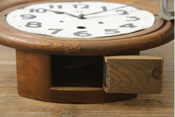 和製アンティーク　TOKYO MARK(東京マーク)　TUKYO MARK　丸いフォルムが可愛らしいシンプルな振り子時計(柱時計、古時計、掛け時計)(R-078907)