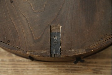 和製アンティーク　TOKYO MARK(東京マーク)　TUKYO MARK　丸いフォルムが可愛らしいシンプルな振り子時計　(R-078907)