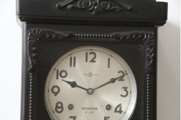 和製アンティーク　精工舎(SEIKOSHA、セイコー)　14DAY　TRADE(S)MARK　小振りな文字盤と装飾がおしゃれな振り子時計(柱時計、古時計、掛け時計)(R-078909)