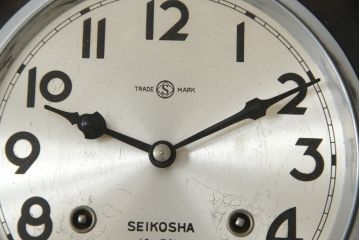 和製アンティーク　精工舎(SEIKOSHA、セイコー)　14DAY　TRADE(S)MARK　小振りな文字盤と装飾がおしゃれな振り子時計(柱時計、古時計、掛け時計)(R-078909)