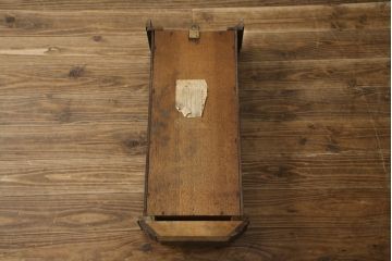 和製アンティーク　Meiji(明治時計社)　針と彫刻のデザインが素敵な振り子時計(柱時計、古時計、掛け時計)(R-078910)