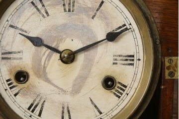アメリカ　THE NEW HAVEN CLOCK社　8DAY　個性的なデザインが目を引く振り子時計(柱時計、古時計、掛け時計)(R-078914)