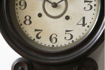 アンティーク雑貨　E. INGRAHAM&CO (イングラハム社)　8DAY　MADE(Y)TOKYO　レトロな雰囲気たっぷりのだるま時計(四つ丸、柱時計、古時計、掛け時計、振り子時計)(R-078915)