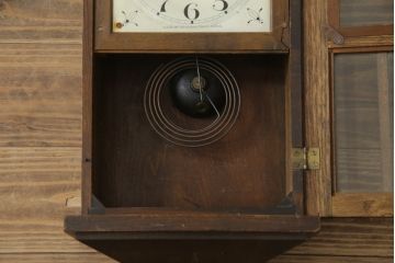 和製アンティーク　精工舎(SEIKOSHA、セイコー)　TRADE(S)MARK　落ち着いた色味と装飾がクラシカルな雰囲気を醸し出す振り子時計(柱時計、古時計、掛け時計)(R-078921)