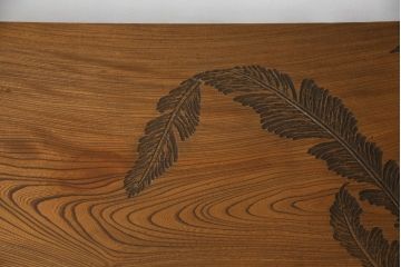 中古　民芸家具　如雲刻　最高級　特注品!!　脚や天板にほどこされた大胆な彫刻が目を引く座卓(ローテーブル、センターテーブル、リビングテーブル)(R-078924)