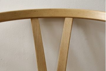 中古　北欧家具　老舗家具メーカー CARL HANSEN & SON(カール・ハンセン&サン)　ハンス J. ウェグナー(HANS J. WEGNER)デザイン　CH24　特徴的なラインを描く美しいフォルムのYチェア(ワイチェア、ダイニングチェア、アームチェア、イス、椅子)(R-078925)