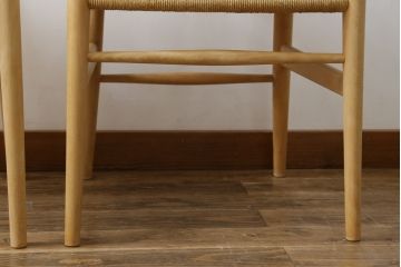 中古　北欧家具　老舗家具メーカー CARL HANSEN & SON(カール・ハンセン&サン)　ハンス J. ウェグナー(HANS J. WEGNER)デザイン　CH24　特徴的なラインを描く美しいフォルムのYチェア(ワイチェア、ダイニングチェア、アームチェア、イス、椅子)(R-078925)