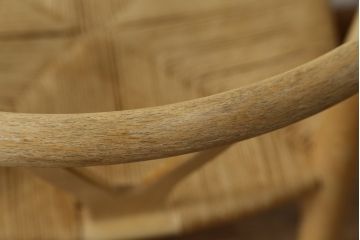 中古　北欧家具　老舗家具メーカー CARL HANSEN & SON(カール・ハンセン&サン)　ハンス J. ウェグナー(HANS J. WEGNER)デザイン　CH24　特徴的なラインを描く美しいフォルムのYチェア(ワイチェア、ダイニングチェア、アームチェア、イス、椅子)(R-078925)